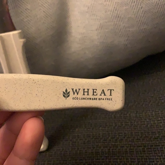 Cutlery Set To-Go with Wheat Fibre Fork, Knife, Spoon and Salt & Pepper - Picture 5 of 6